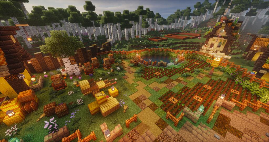 Скриншот из игры Minecraft, демонстрирующий готовую ферму с домиком-мельницей, теплицей, пасекой и грядками среди березового леса. (3 из 10)