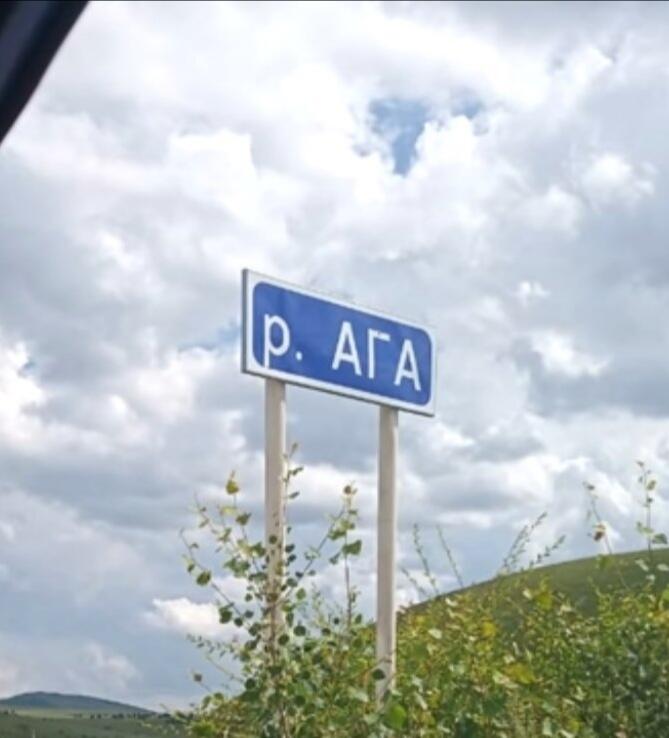 друг: говорит большую историю 
тем временем я:
